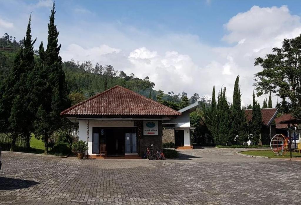 New Mountain Springs & Wisma tamu Lembang